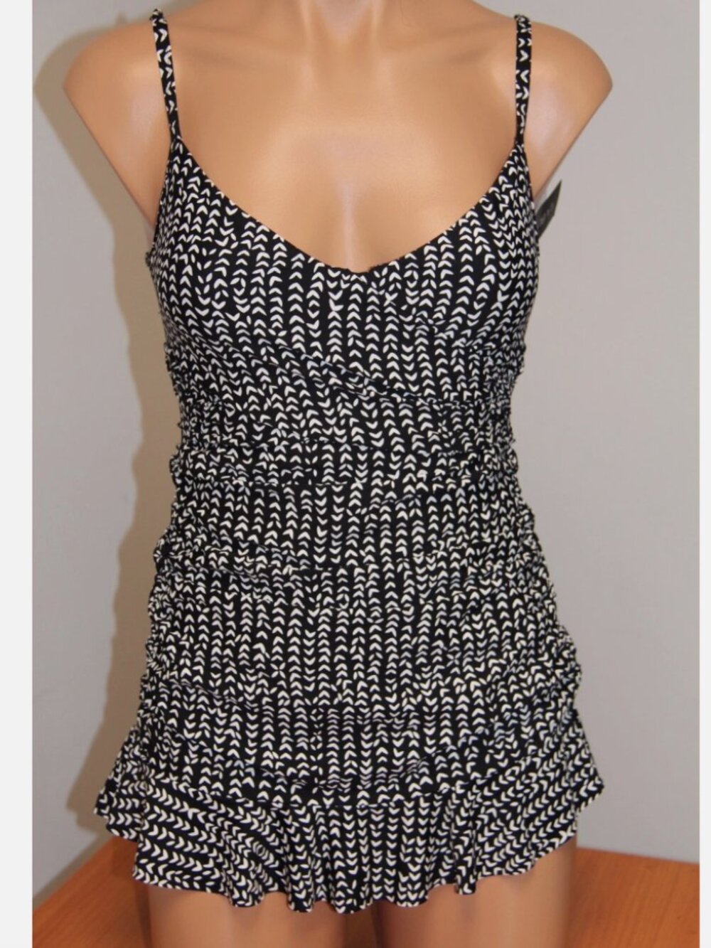 NWT La Blanca Swimsuit Bikini one piece Sz 6 BLK Attached swim Dress
